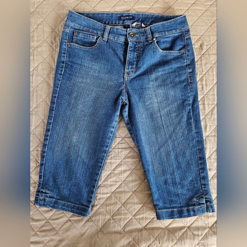 Bandolino jeans, women's size 8P, petite,  Capri pants